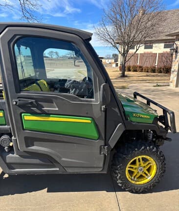 Image of John Deere XUV 835M equipment image 4