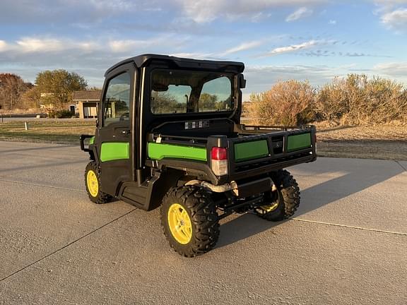 Image of John Deere XUV 835M equipment image 4