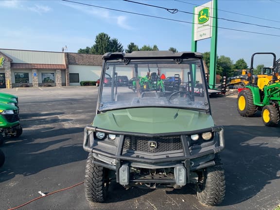 Image of John Deere XUV 835M equipment image 1