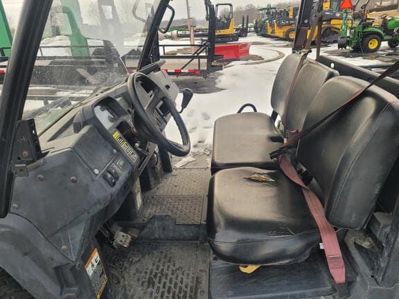 Image of John Deere XUV 835M equipment image 4