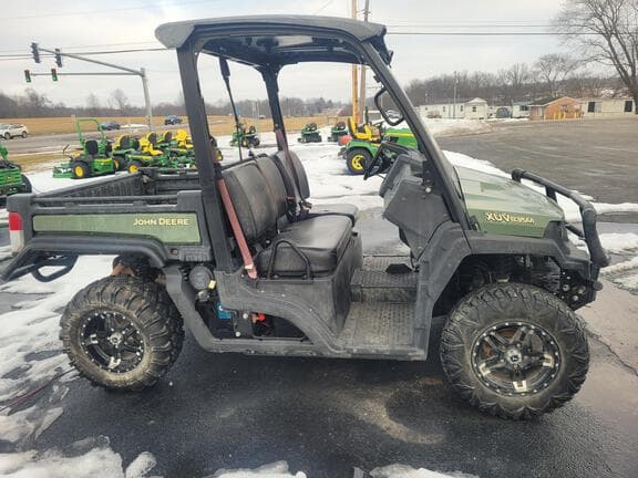 Image of John Deere XUV 835M equipment image 1