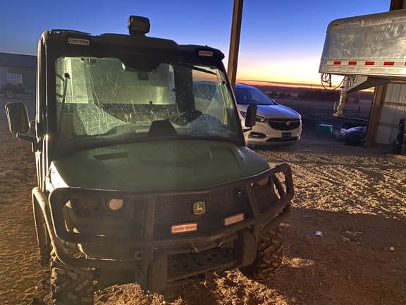 Image of John Deere XUV 835M Primary image