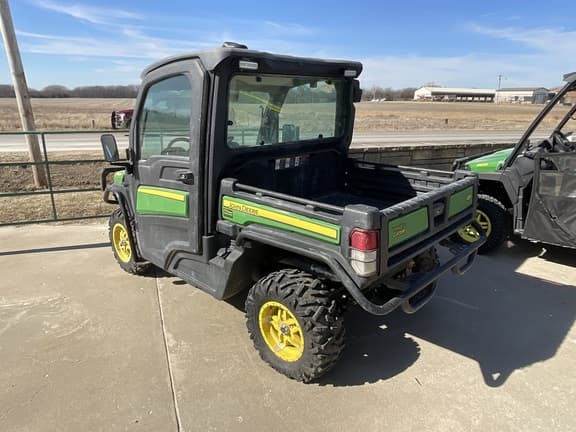 Image of John Deere XUV 835M equipment image 2