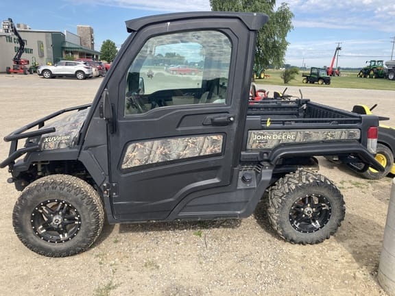 2020 John Deere XUV 835R Equipment Image0