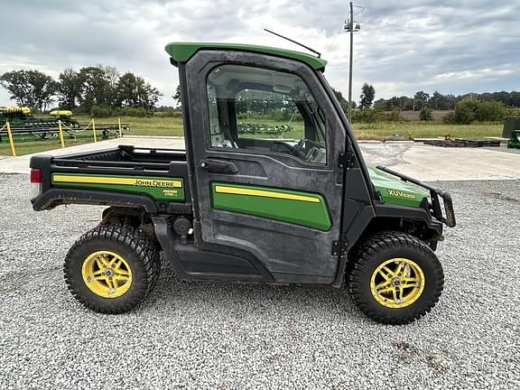 Image of John Deere XUV 835R equipment image 3