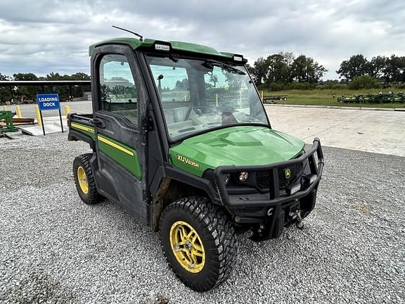 Image of John Deere XUV 835R Primary image