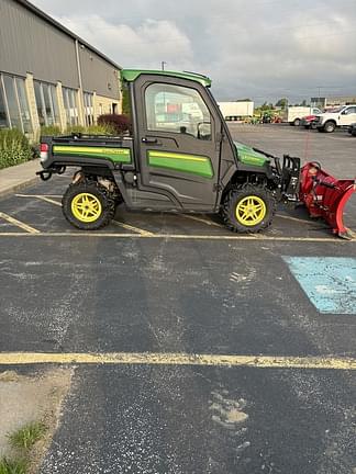 Image of John Deere XUV 835R equipment image 1