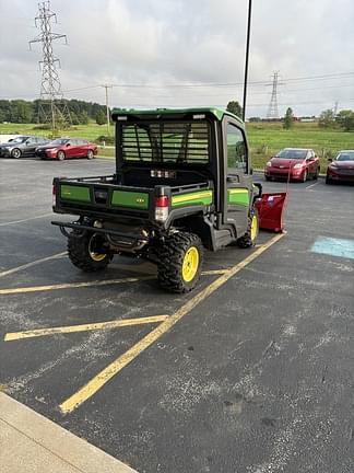 Image of John Deere XUV 835R equipment image 2