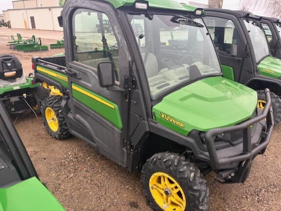 Image of John Deere XUV 835R equipment image 3