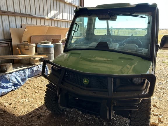 Image of John Deere XUV 835R equipment image 2