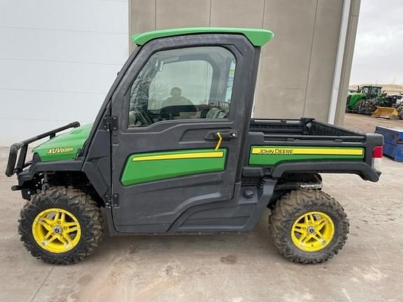 Image of John Deere XUV 835R equipment image 1