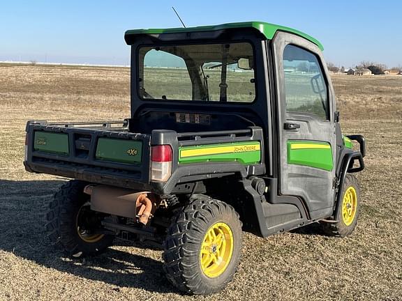 Image of John Deere XUV 835R equipment image 4