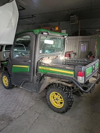 Image of John Deere XUV 835R equipment image 3