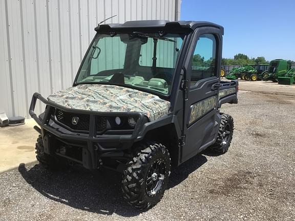 Image of John Deere XUV 835R equipment image 1