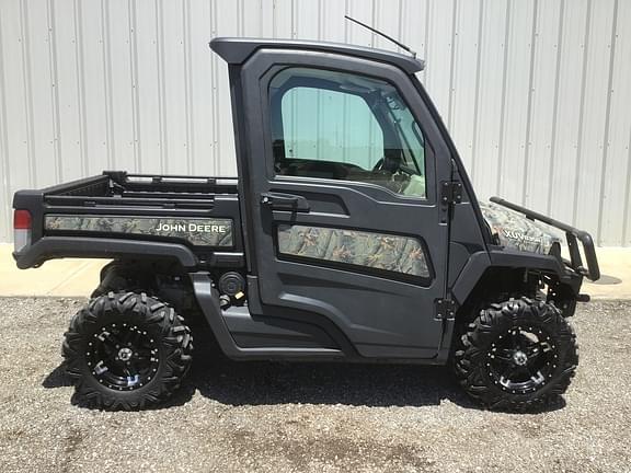 Image of John Deere XUV 835R equipment image 4