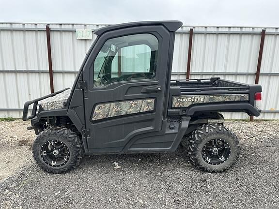 Image of John Deere XUV 835R Primary image
