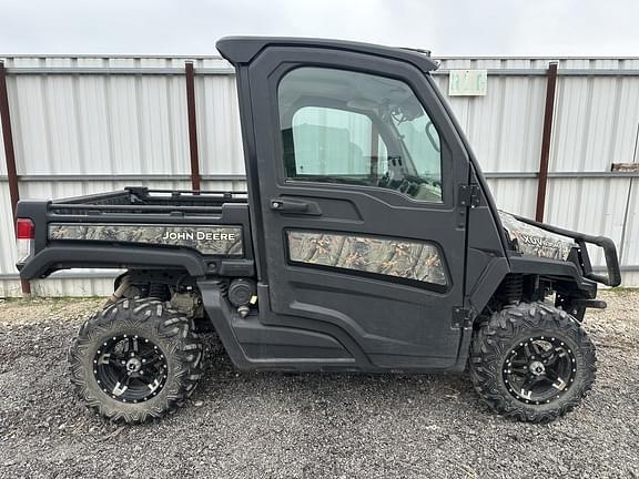 Image of John Deere XUV 835R equipment image 2