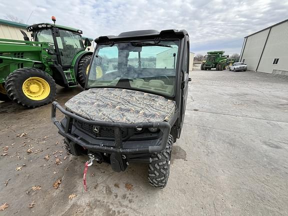 Image of John Deere XUV 835R equipment image 2