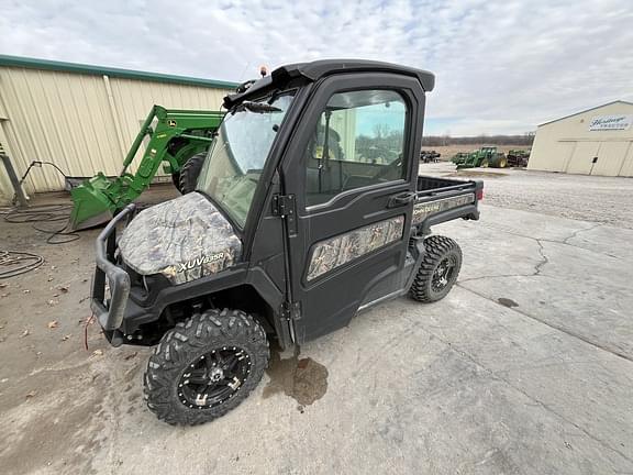 Image of John Deere XUV 835R equipment image 1