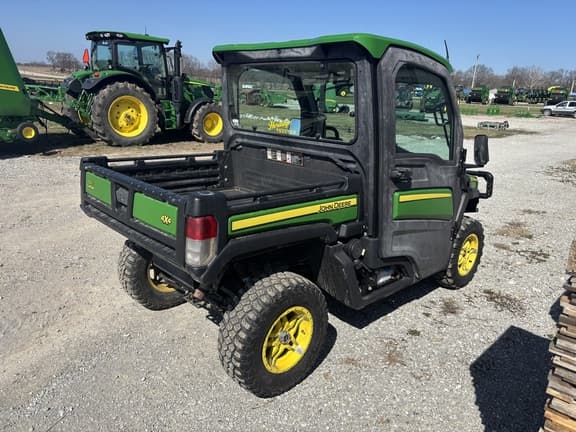 Image of John Deere XUV 835R equipment image 4