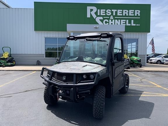 Image of John Deere XUV 835R equipment image 1