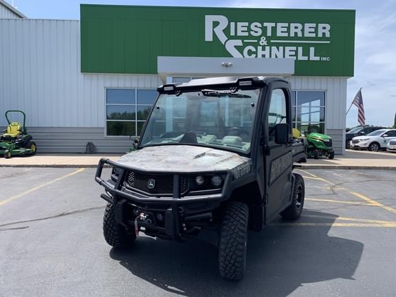 Image of John Deere XUV 835R equipment image 1