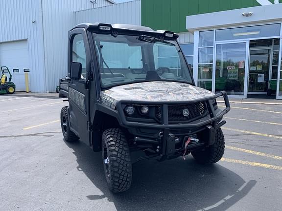 Image of John Deere XUV 835R equipment image 2