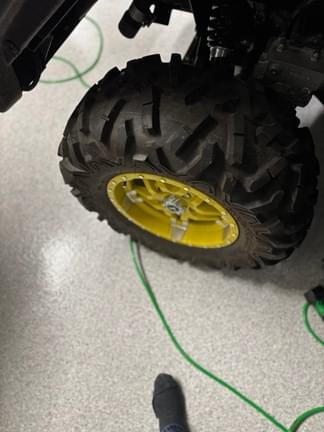 Image of John Deere XUV 835R equipment image 1