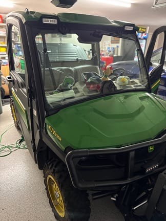 2020 John Deere XUV 835R Equipment Image0