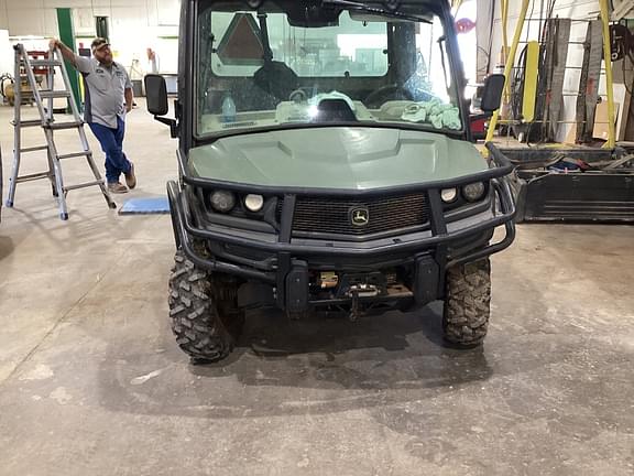 Image of John Deere XUV 835R equipment image 2