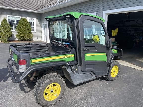 Image of John Deere XUV 835R equipment image 1