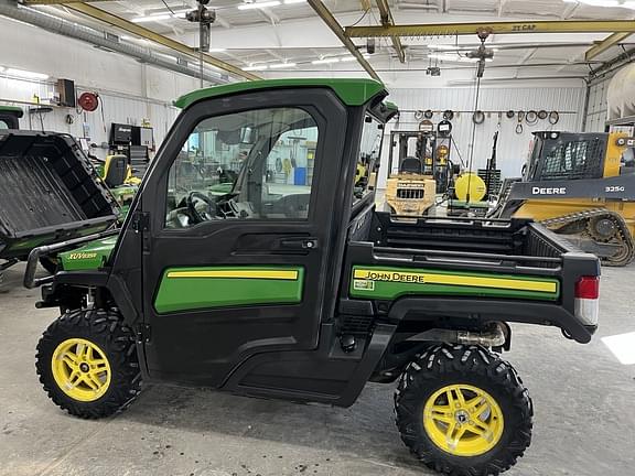 Image of John Deere XUV 835R Primary image