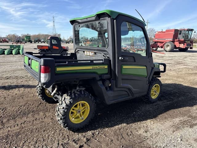 Image of John Deere XUV 835R equipment image 4