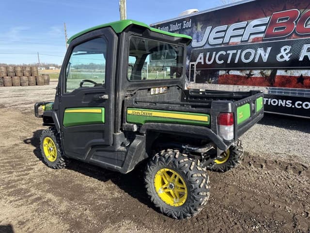 Image of John Deere XUV 835R equipment image 2