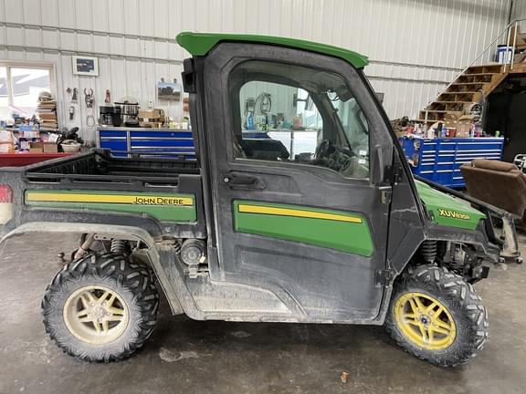 Image of John Deere XUV 835R equipment image 4