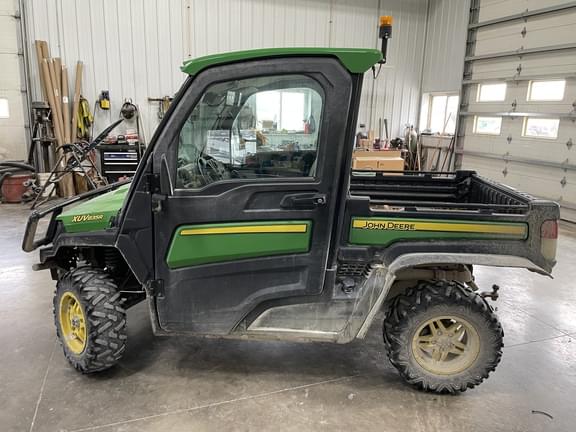Image of John Deere XUV 835R equipment image 1
