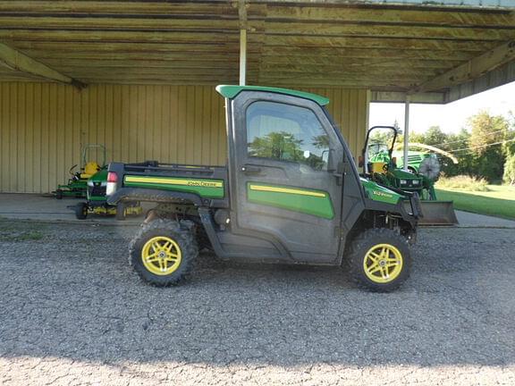 Image of John Deere XUV 835R equipment image 3