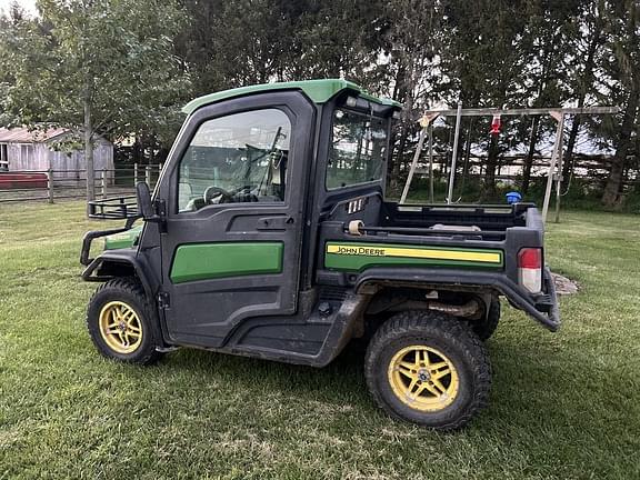 Image of John Deere XUV 835R Primary image