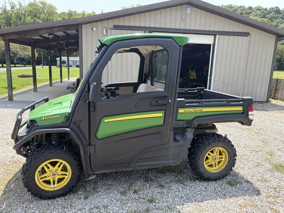 Image of John Deere XUV 835R Primary image