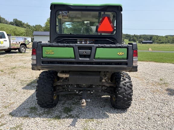 Image of John Deere XUV 835R equipment image 3
