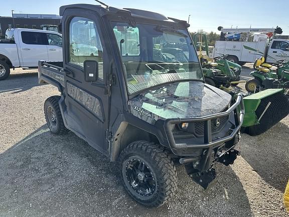 Image of John Deere XUV 835R equipment image 1