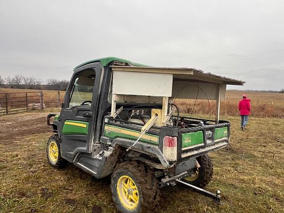 Image of John Deere XUV 835R equipment image 2