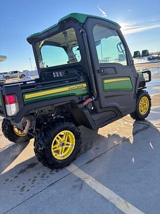 Image of John Deere XUV 835R equipment image 3