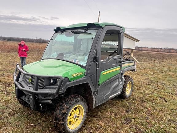 Image of John Deere XUV 835R equipment image 1