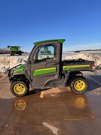 Image of John Deere XUV 835R equipment image 4