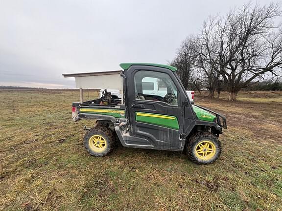 Image of John Deere XUV 835R Primary image