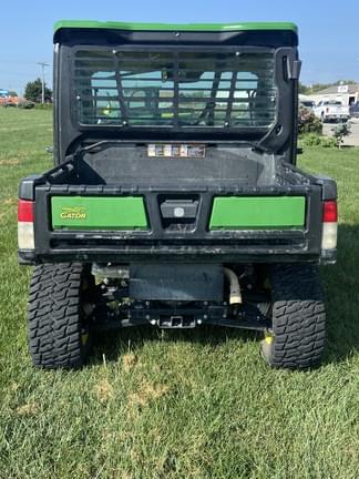 Image of John Deere XUV 835R equipment image 3