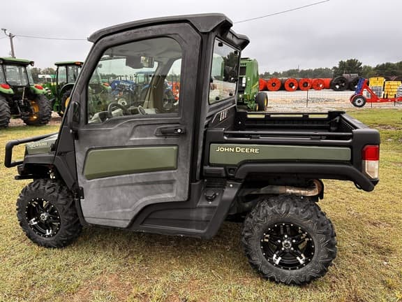 Image of John Deere XUV 835R equipment image 2