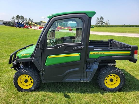 Image of John Deere XUV 835R equipment image 1