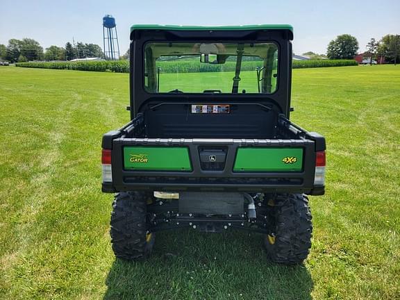 Image of John Deere XUV 835R equipment image 3